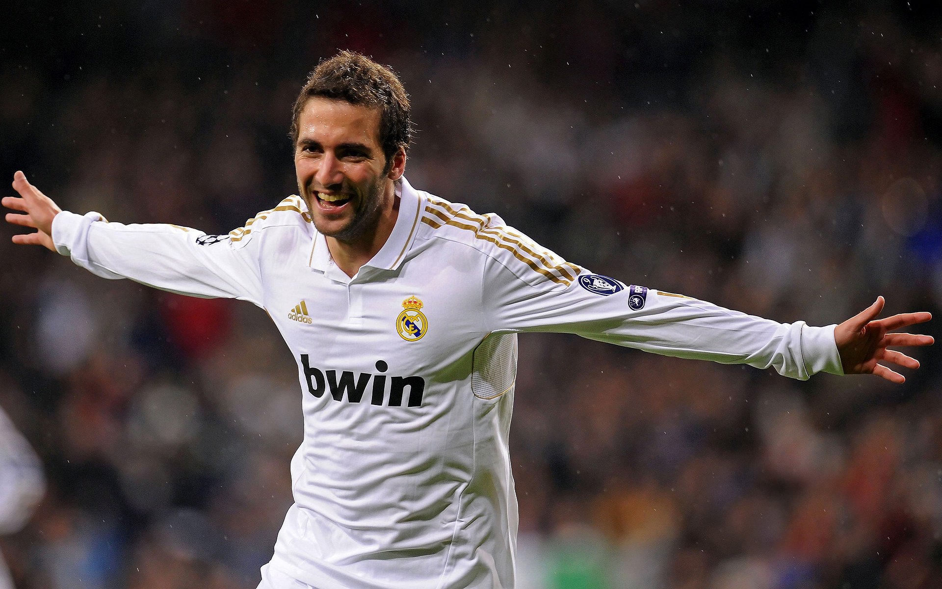 中国足球青少年足球文化活动丰富多彩，青少年足球现状